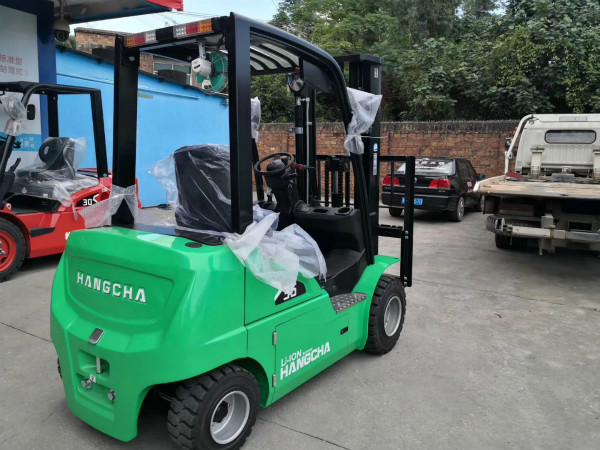 【干貨】電動堆高車、電動搬運車的電機和繼電器應該怎么保養(yǎng)？