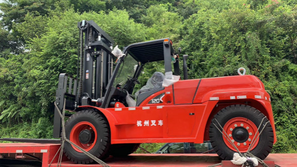 內(nèi)燃叉車動(dòng)力不足？機(jī)油要保養(yǎng)！